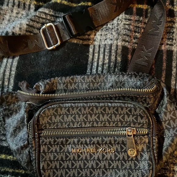 Michael Kors Black and Gray Belt Bag - Picture 3 of 4